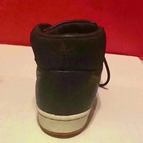 Adidas Blue high top sneakers shell toe sz 5 Boys - Picture 4 of 13